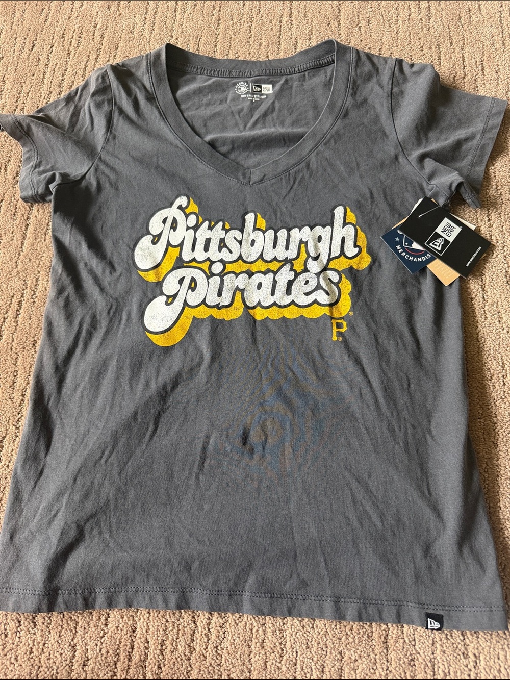New Era Pittsburgh Pirates Gray and Yellow Script V-Neck Tee NWT